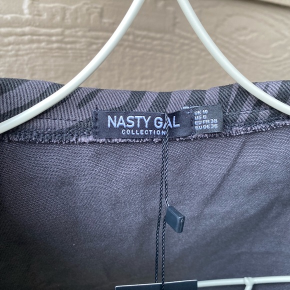 Nasty Gal collection cropped women’s collar blazer button down, 6, zebra print - Picture 12 of 16